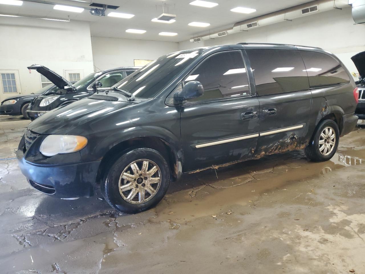 Lot #3292394316 2007 CHRYSLER TOWN & COU