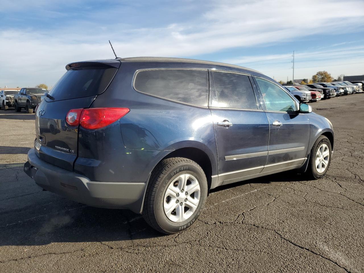 CHEVROLET TRAVERSE LS