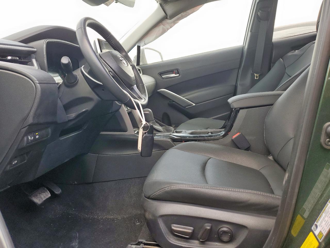 TOYOTA COROLLA CROSS XLE