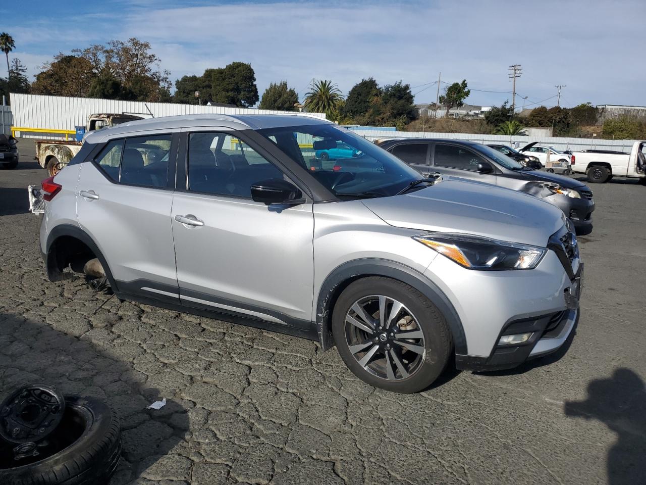NISSAN KICKS SR