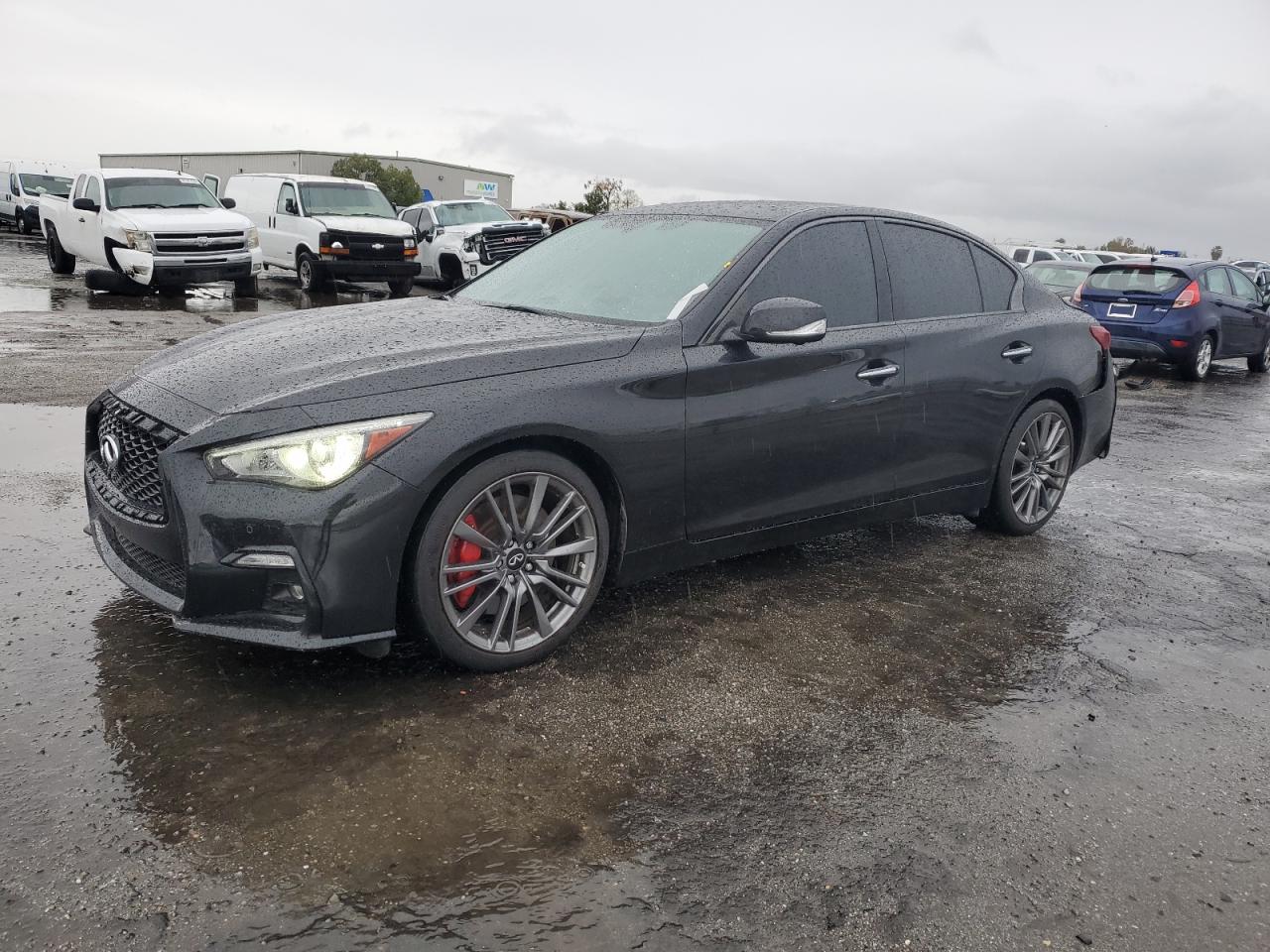 INFINITI Q50 RED SPORT 400