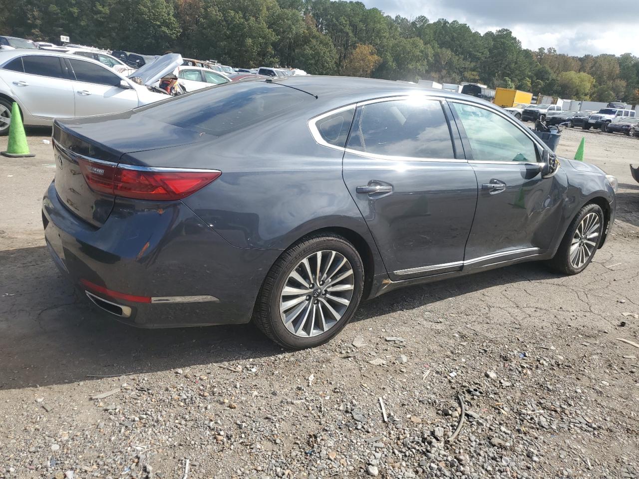 KIA CADENZA PREMIUM