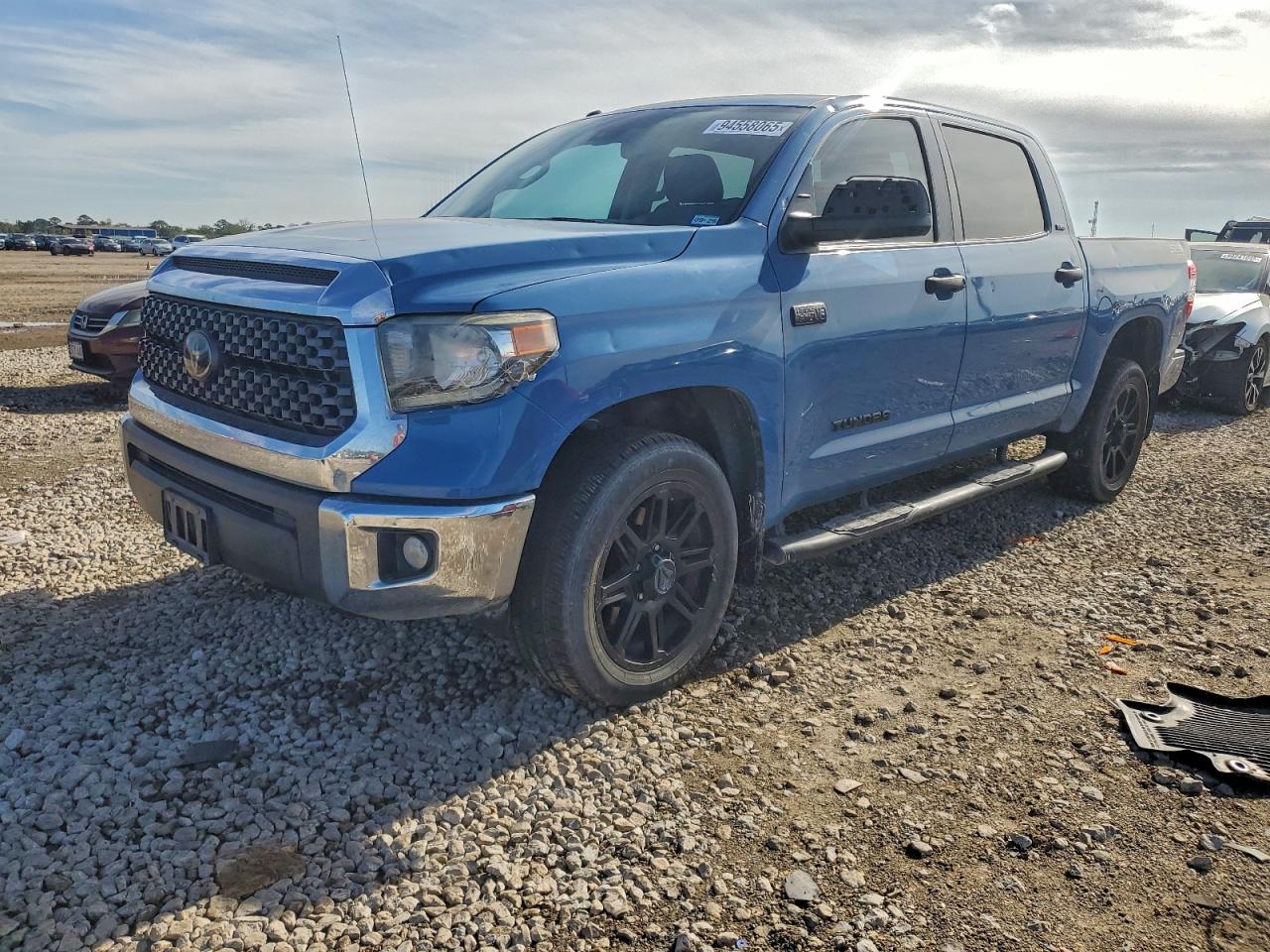 TOYOTA TUNDRA CREWMAX SR5