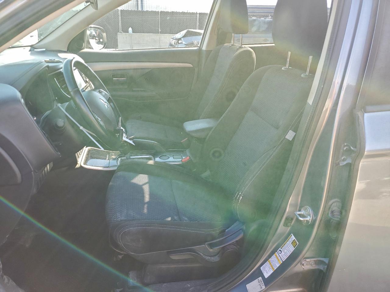 MITSUBISHI OUTLANDER ES