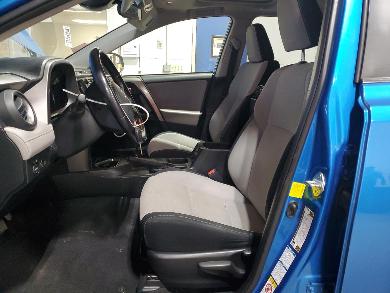 Lot #3301613648 2017 TOYOTA RAV4 XLE