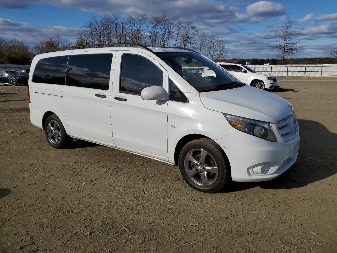 MERCEDES-BENZ METRIS