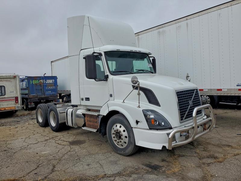 2012 VOLVO VN VNL #3296919888