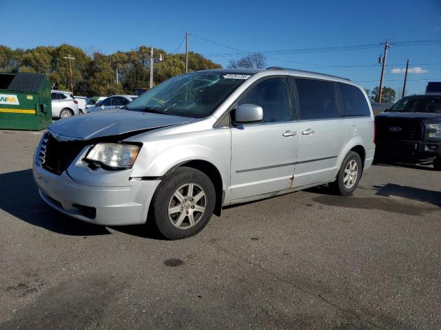 Global Auto Auctions: 2010 CHRYSLER TOWN & COU