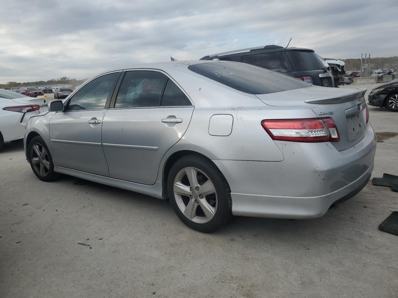 Lot #3303699024 2011 TOYOTA CAMRY SE