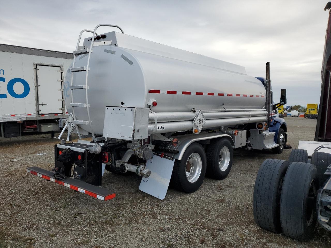 Lot #3286700281 2017 PETERBILT 579