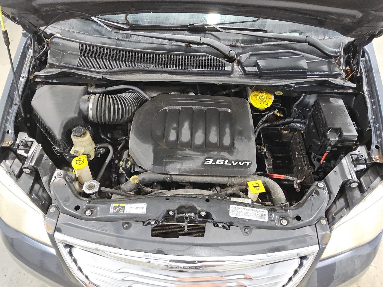 CHRYSLER TOWN & COUNTRY TOURING