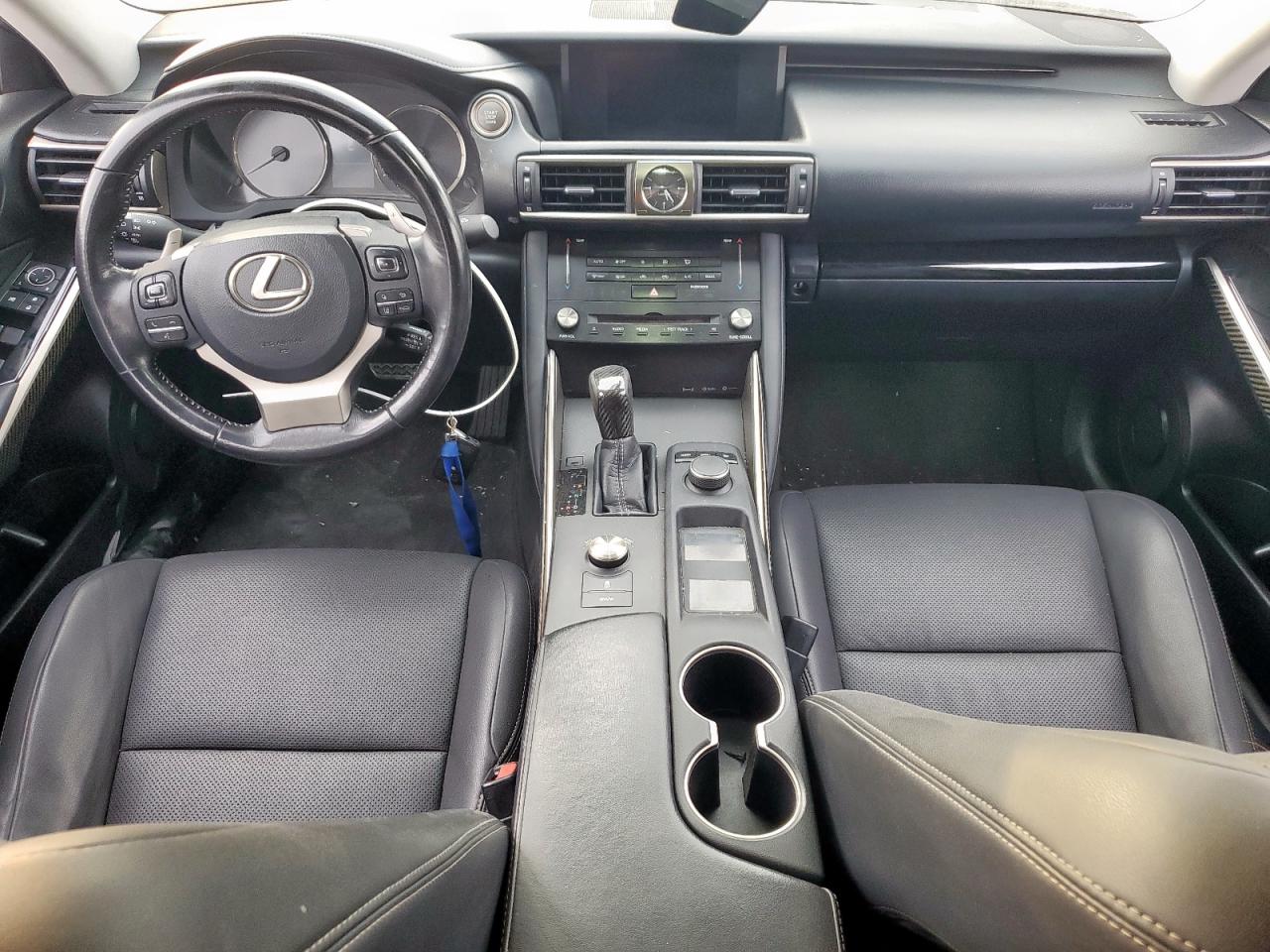 LEXUS IS 200T