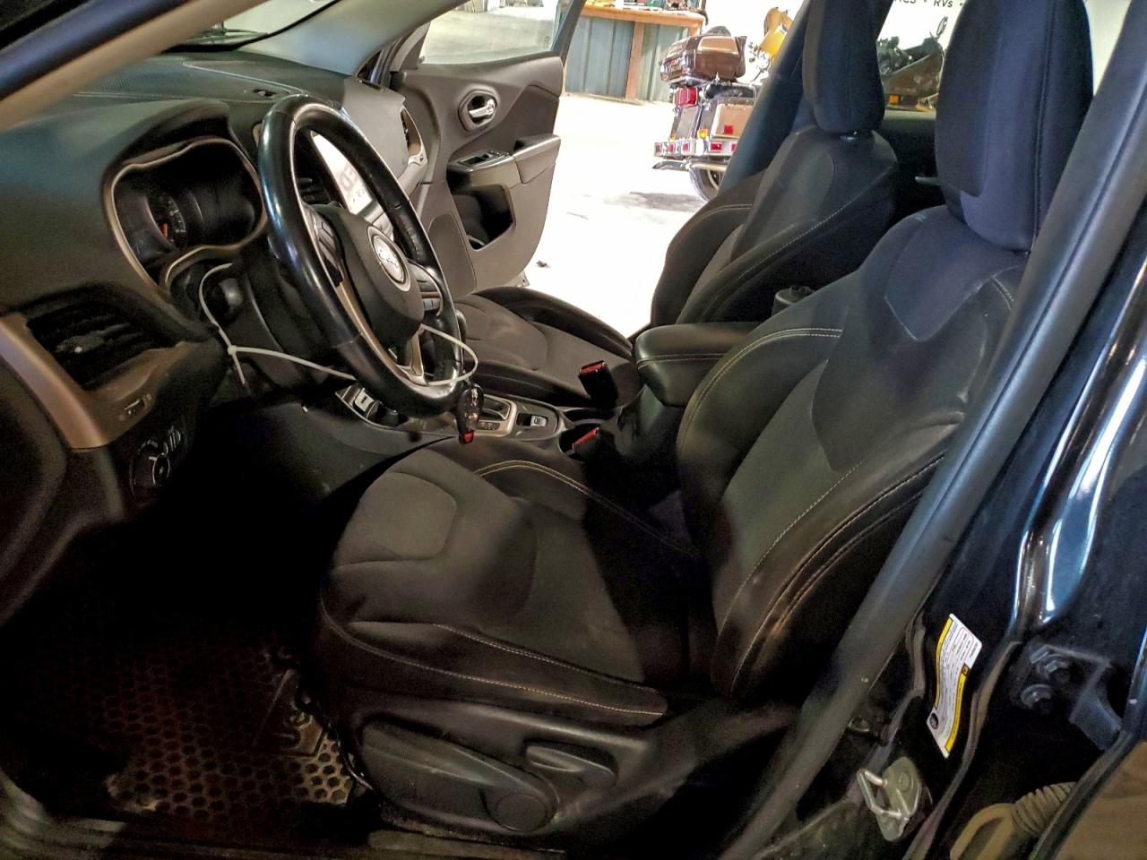 JEEP GRAND CHEROKEE LATITUDE