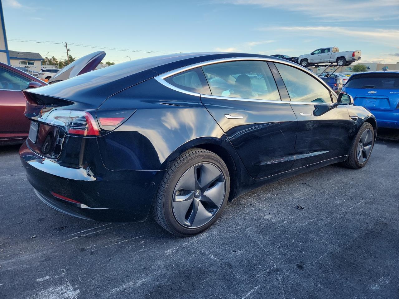 TESLA MODEL 3