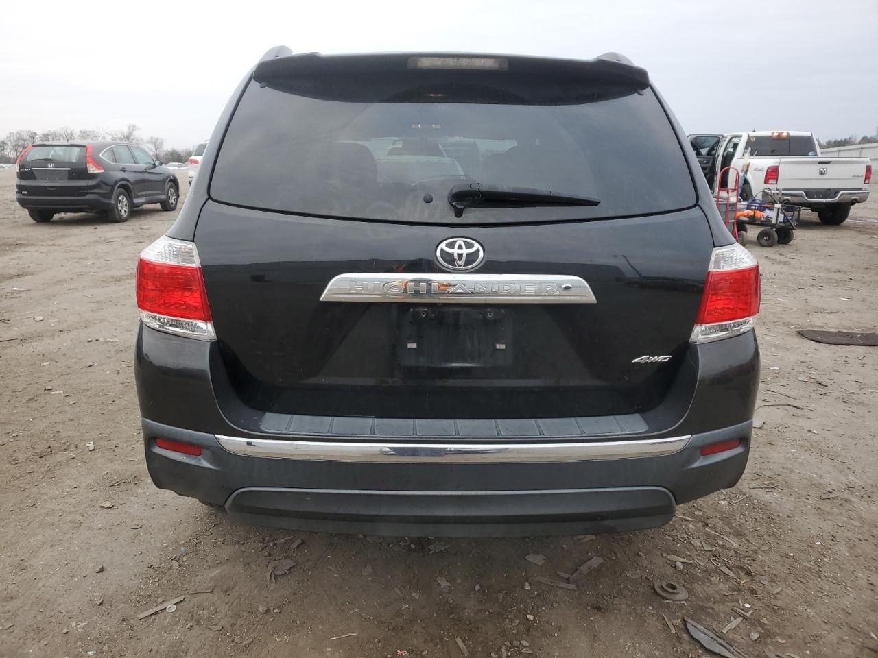 TOYOTA HIGHLANDER BASE