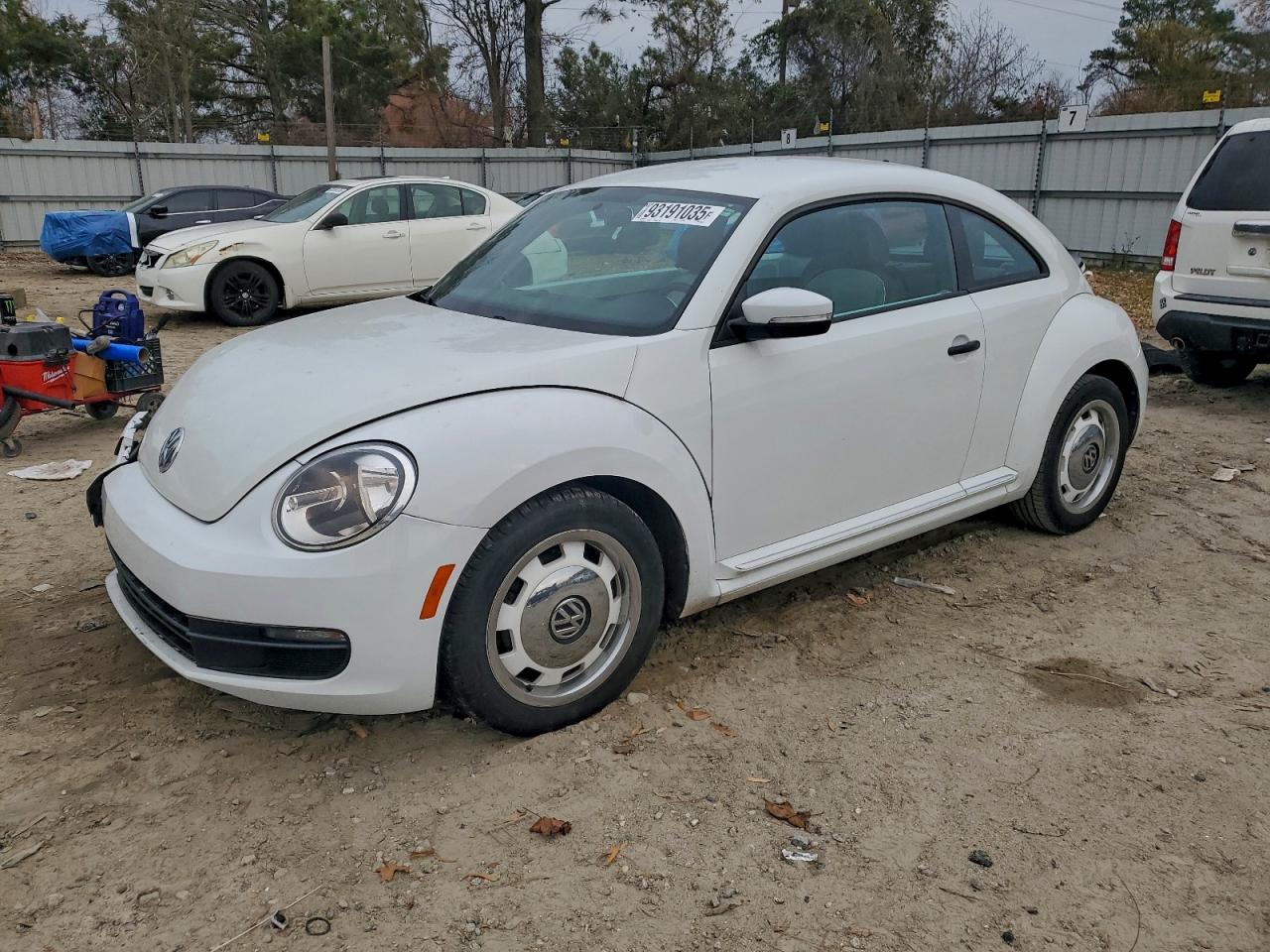 Lot #3301834408 2015 VOLKSWAGEN BEETLE 1.8