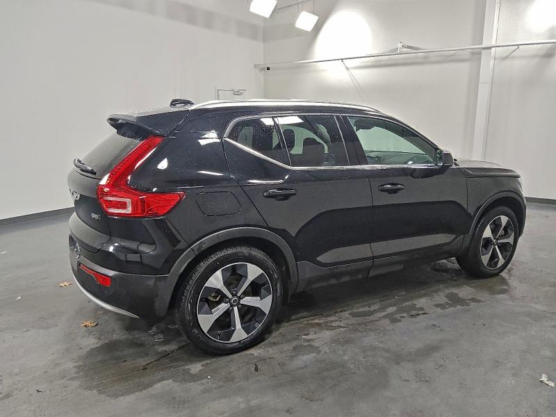2025 VOLVO XC40 CORE #3304006643