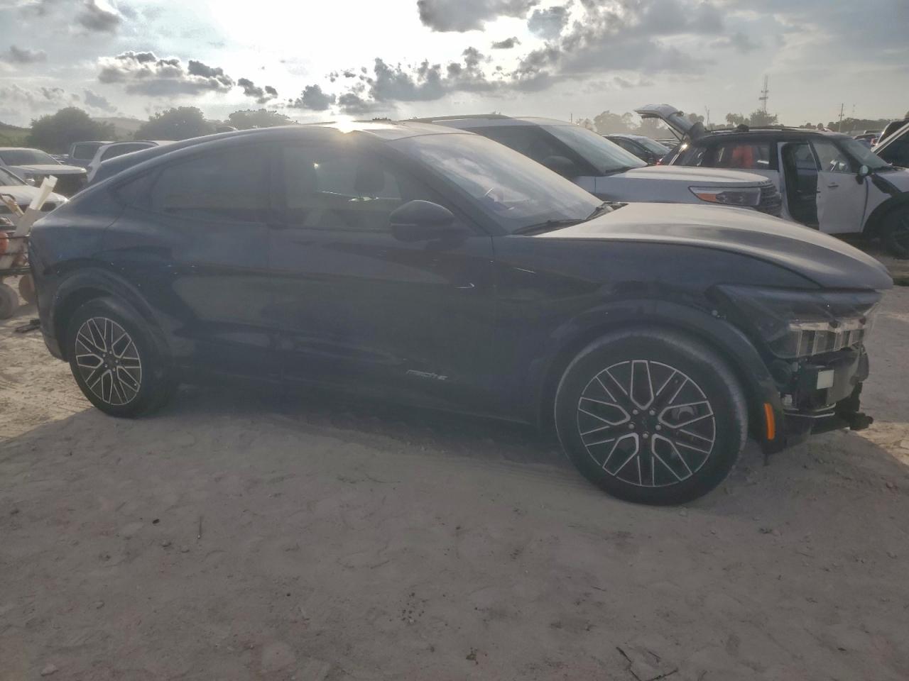 FORD MUSTANG PREMIUM