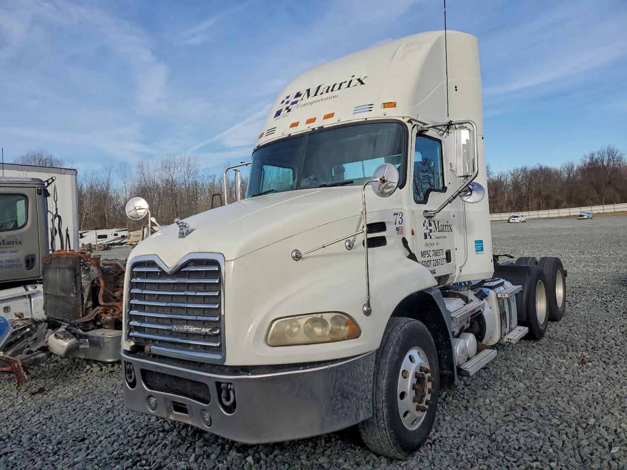 Lot #3297961797 2011 MACK 600 CXU600