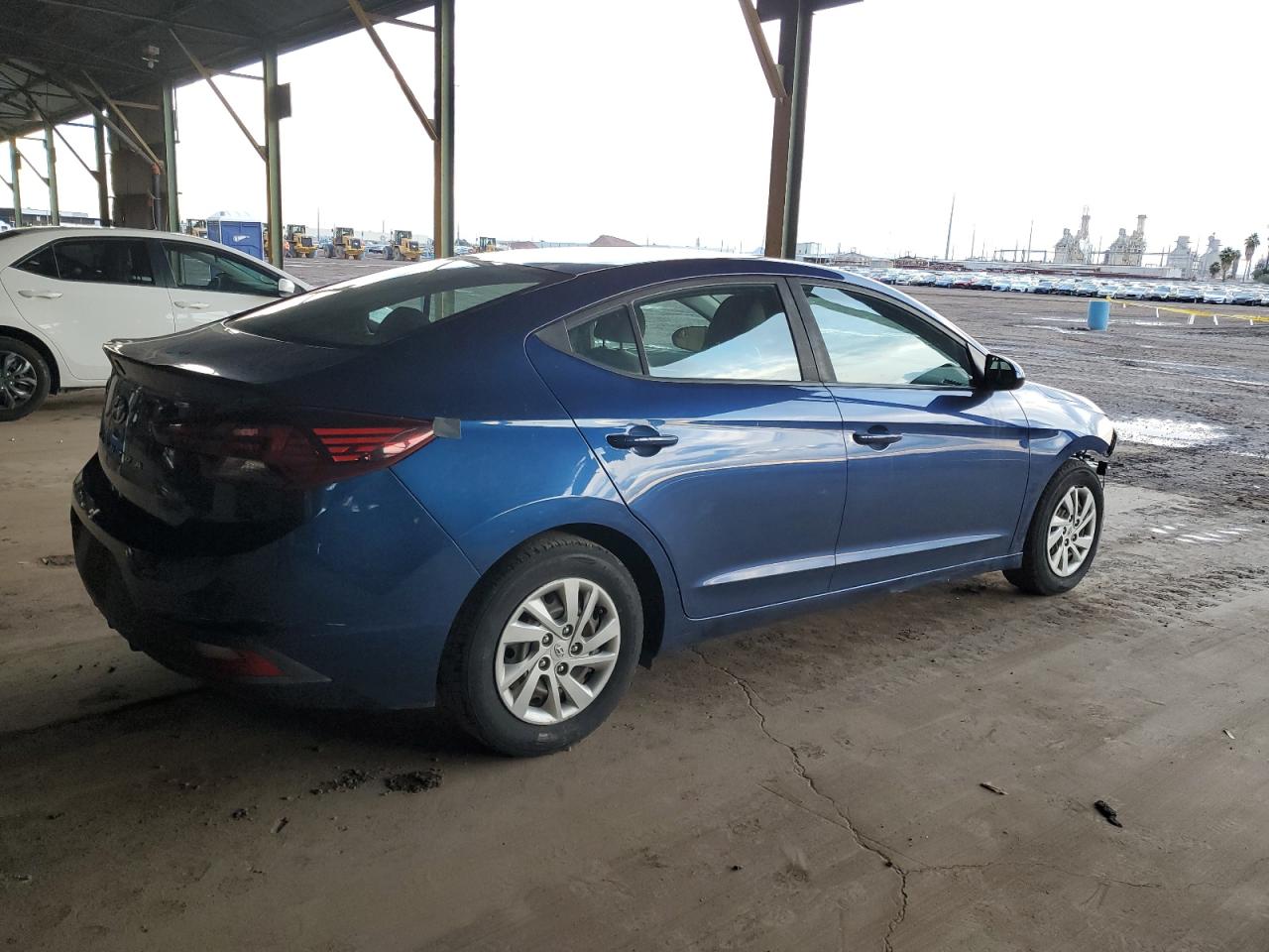 HYUNDAI ELANTRA SE