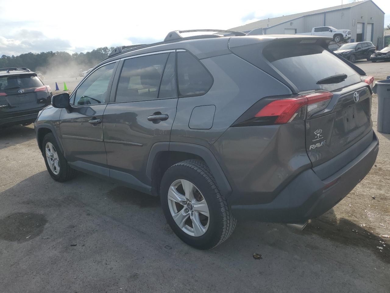TOYOTA RAV4 XLE