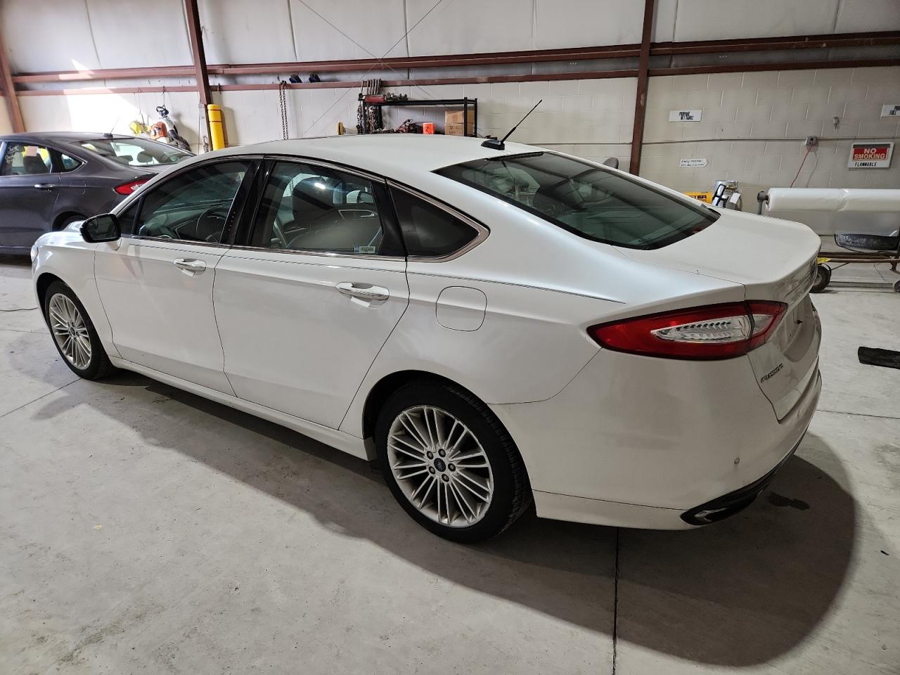 FORD FUSION SE