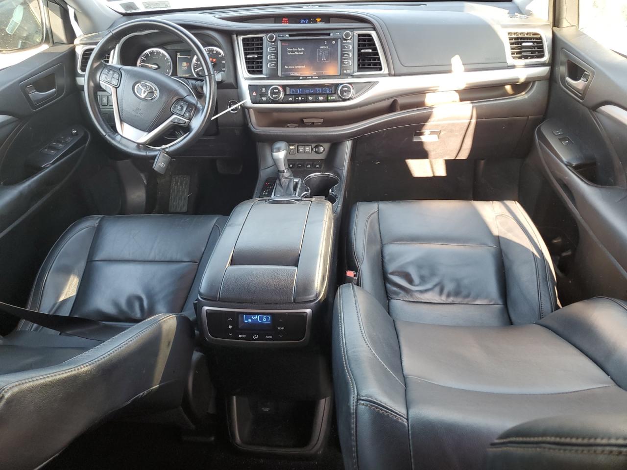 TOYOTA HIGHLANDER SE