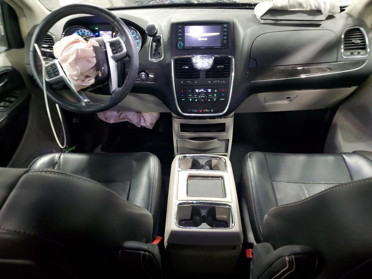 CHRYSLER TOWN & COUNTRY TOURING L