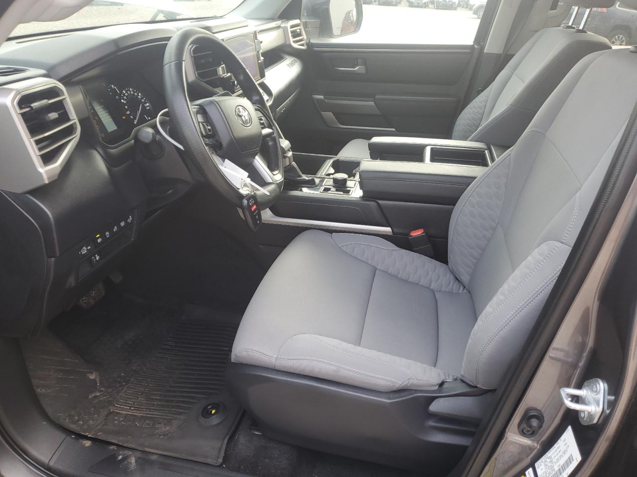 TOYOTA TUNDRA CREWMAX SR