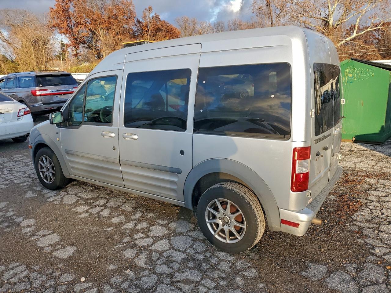 FORD TRANSIT CONNECT XLT PREMIUM