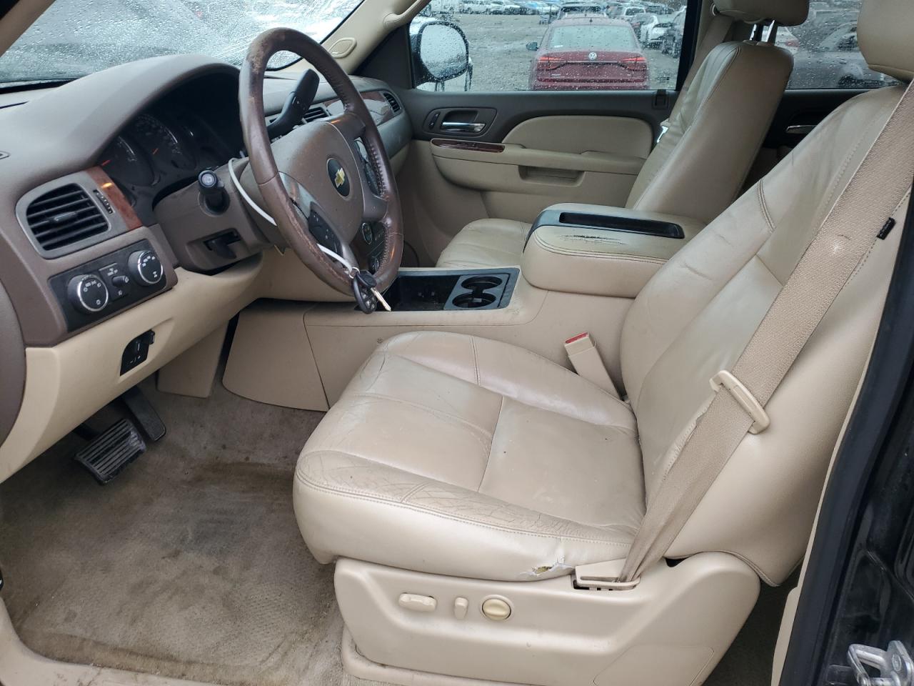 CHEVROLET SUBURBAN K2500 LT