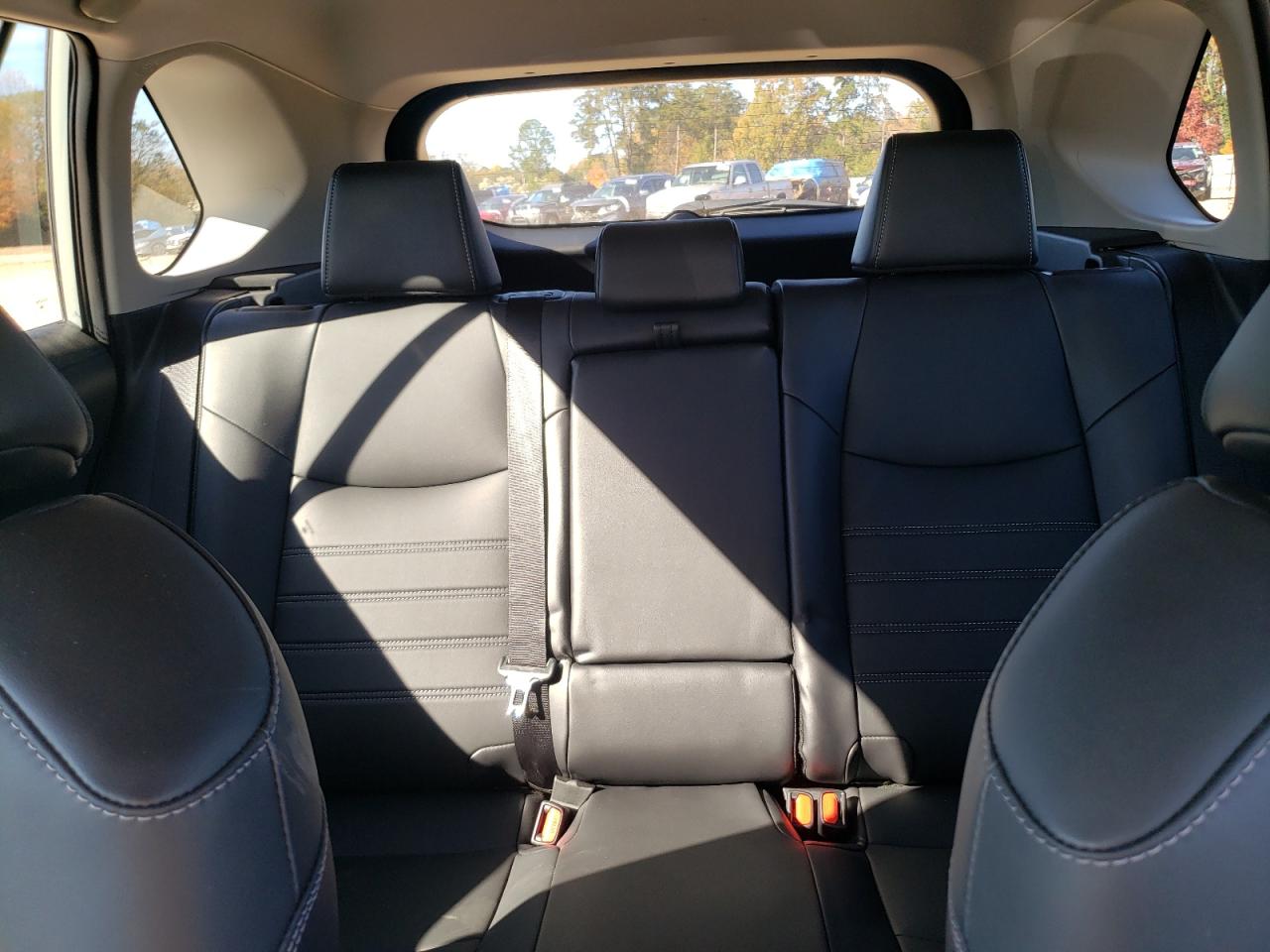 TOYOTA RAV4 XLE PREMIUM