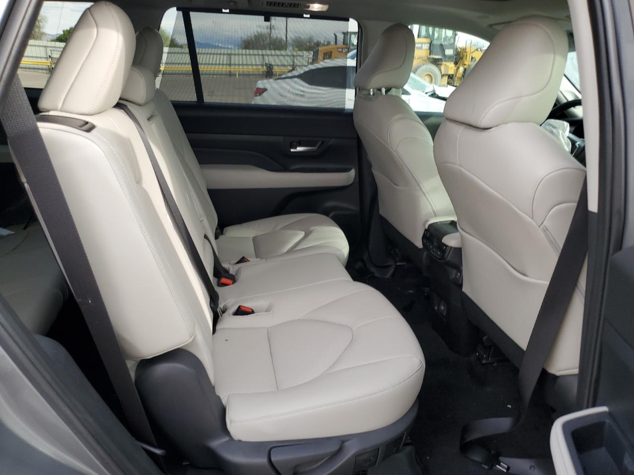 TOYOTA HIGHLANDER LE