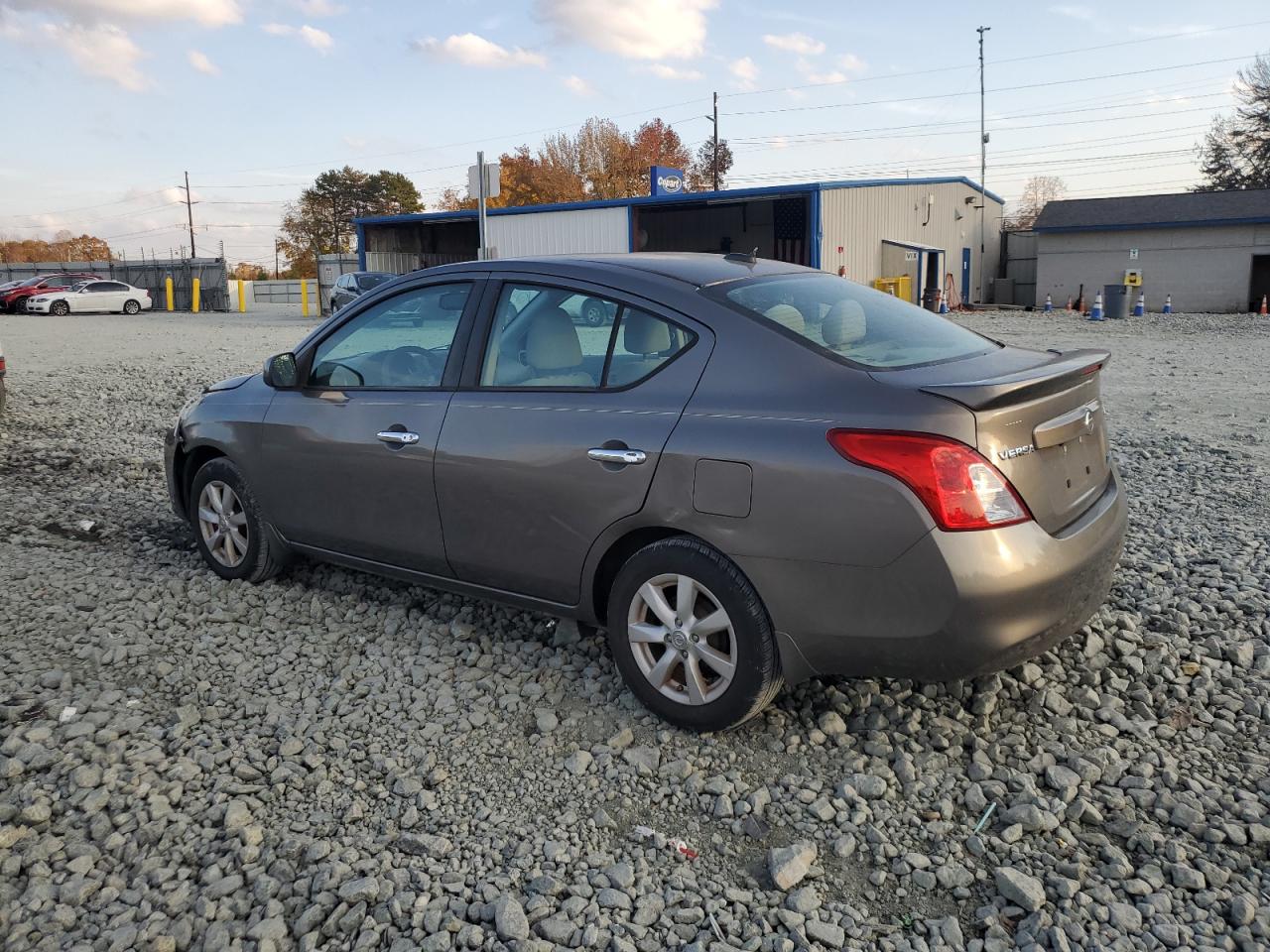 NISSAN VERSA S