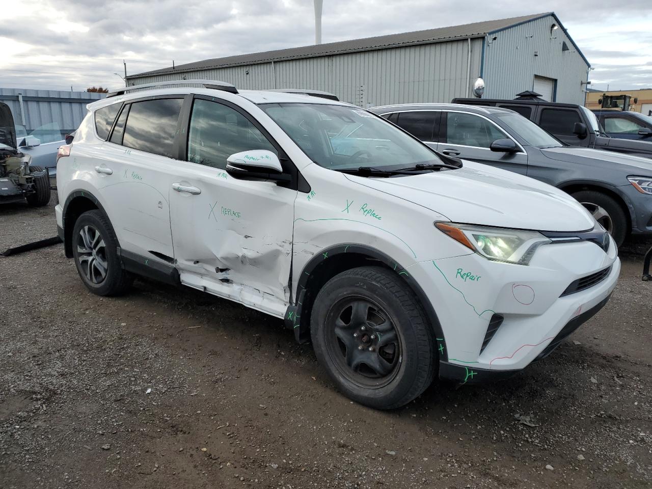 TOYOTA RAV4 LE