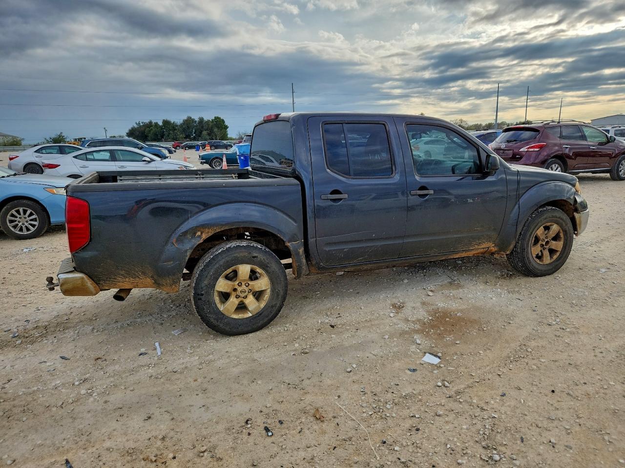NISSAN FRONTIER CREW CAB SE