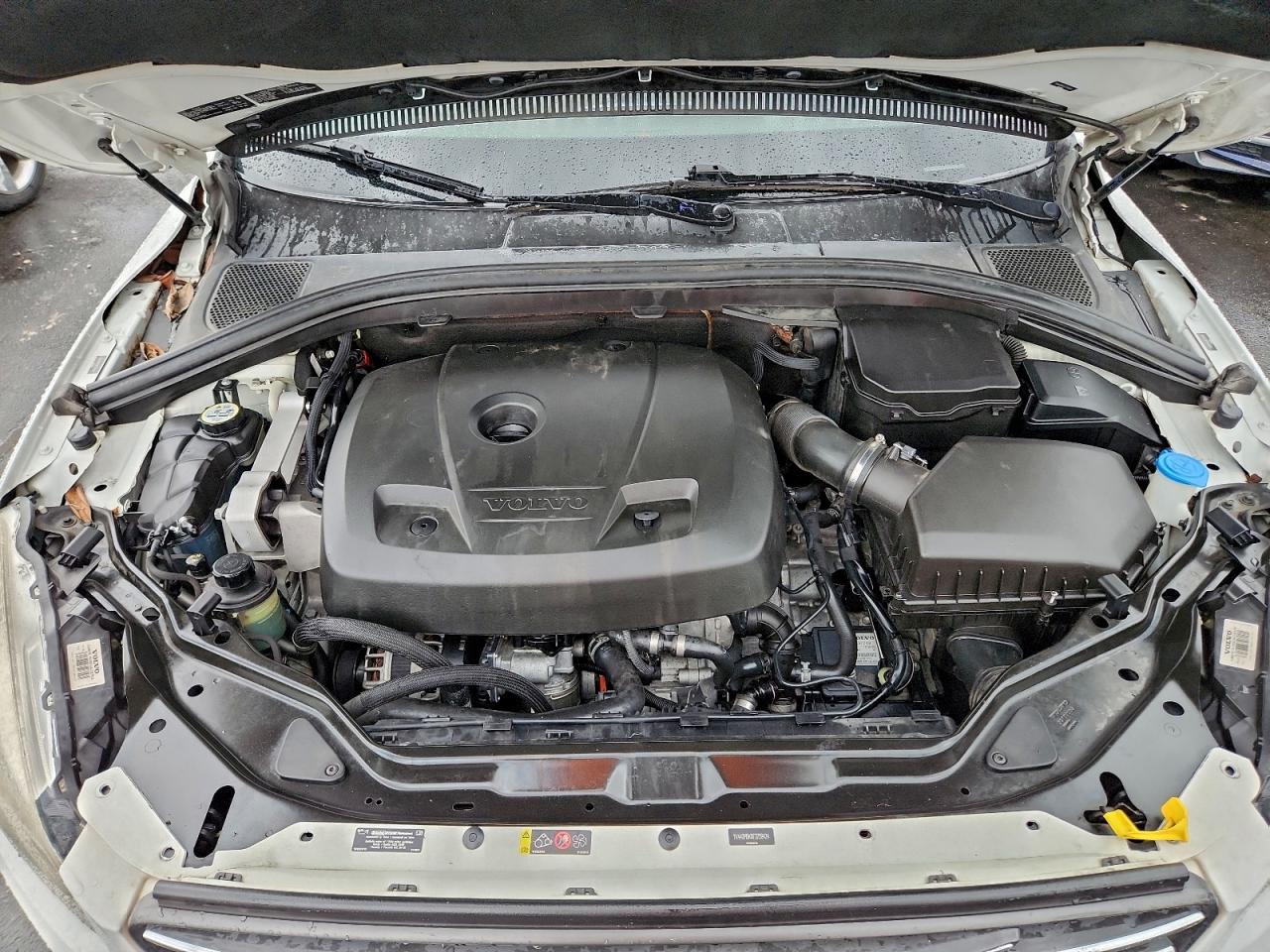 Lot #3316790402 2015 VOLVO XC60 T5 PR