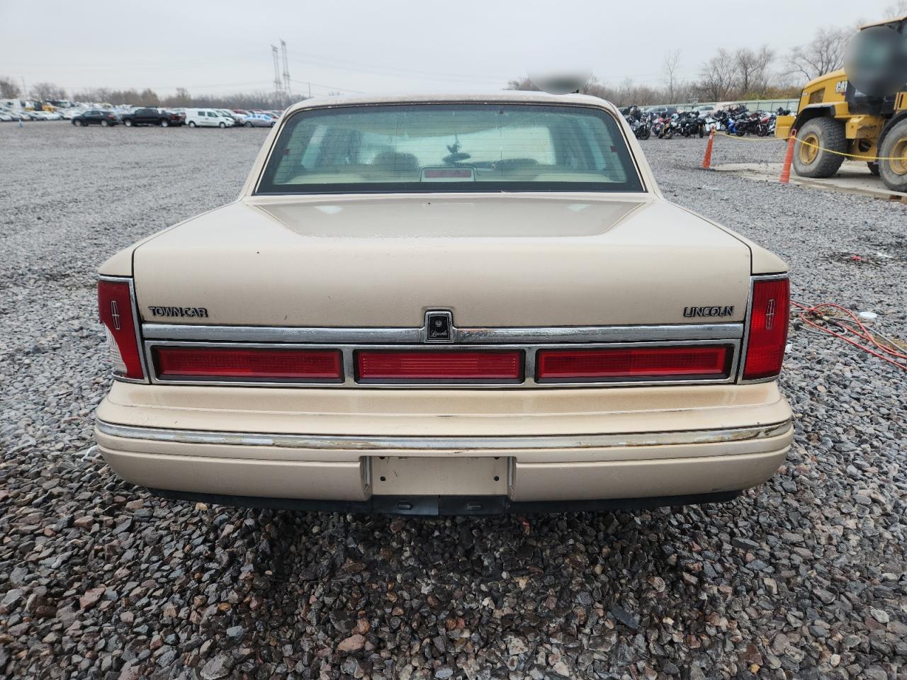Lot #3297230412 1997 LINCOLN TOWN CAR S