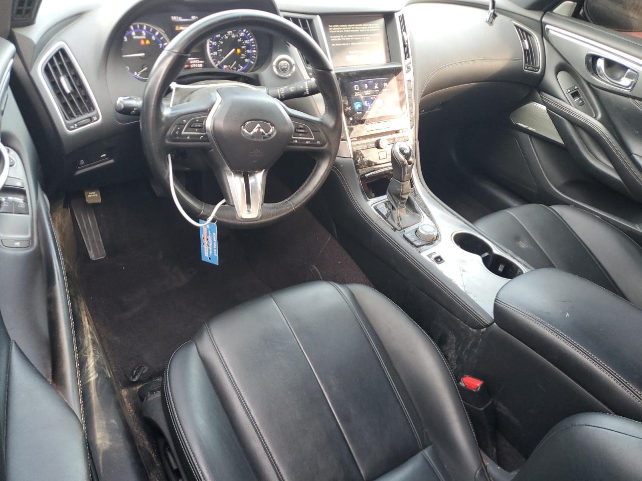INFINITI Q60 LUXE 300
