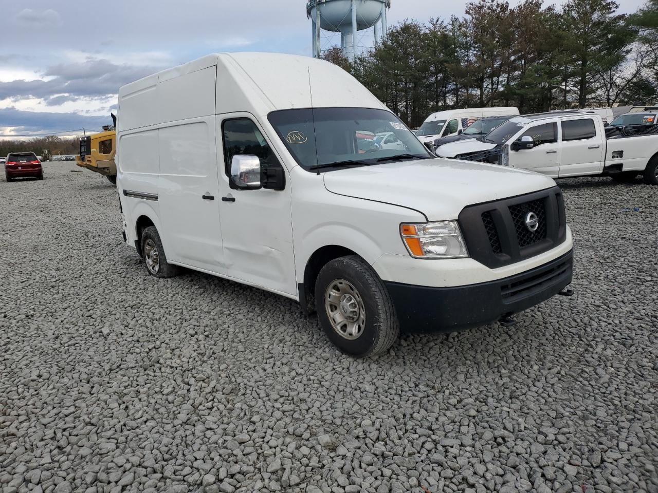 NISSAN NV 2500 SV