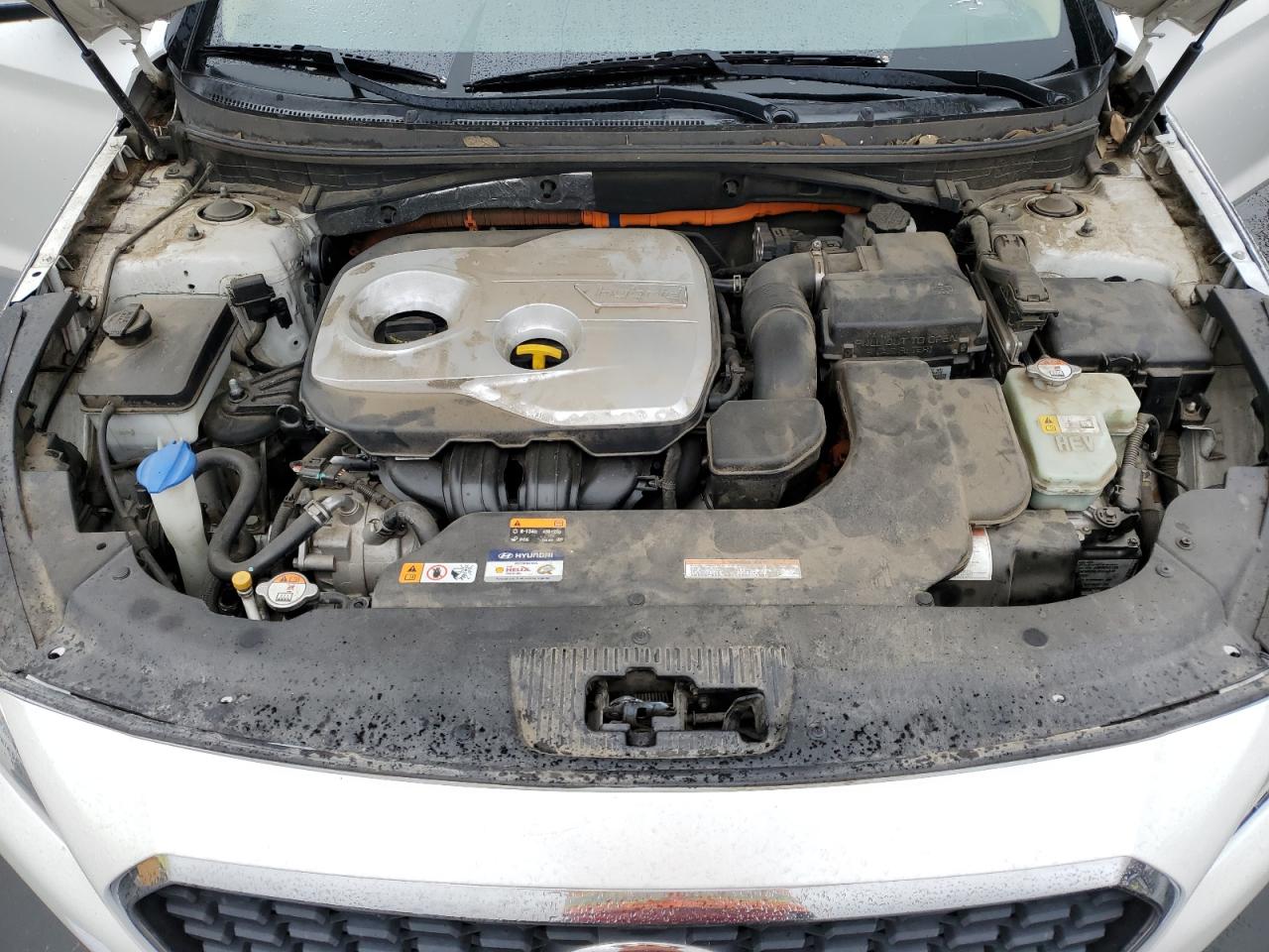 HYUNDAI SONATA HYBRID