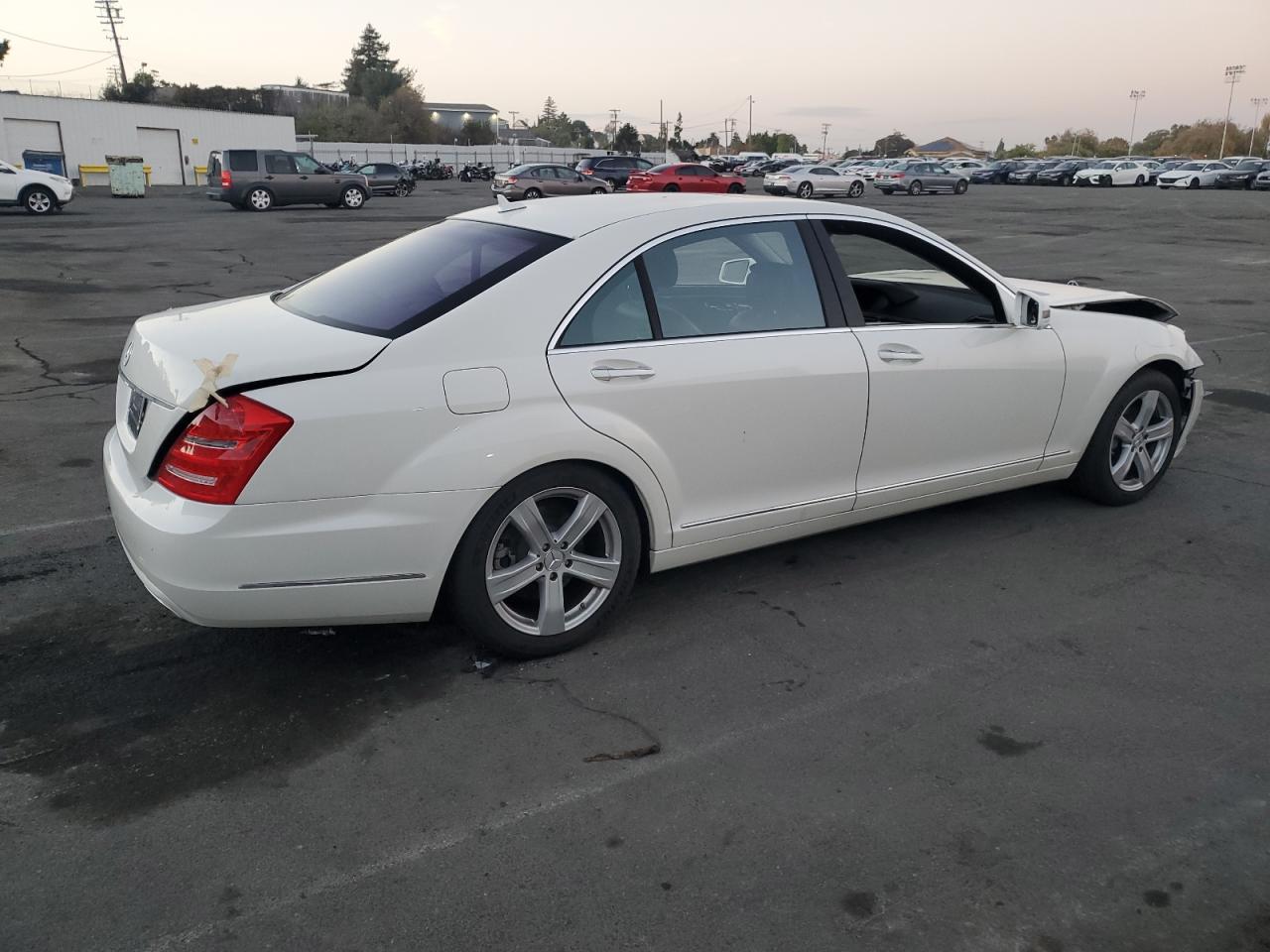 MERCEDES-BENZ S-CLASS 550