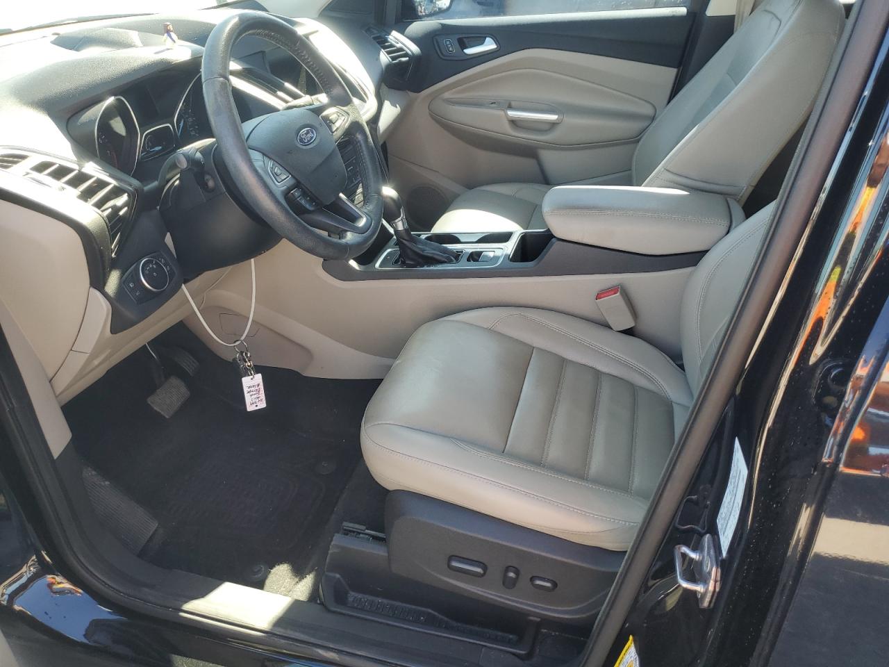 FORD ESCAPE TITANIUM