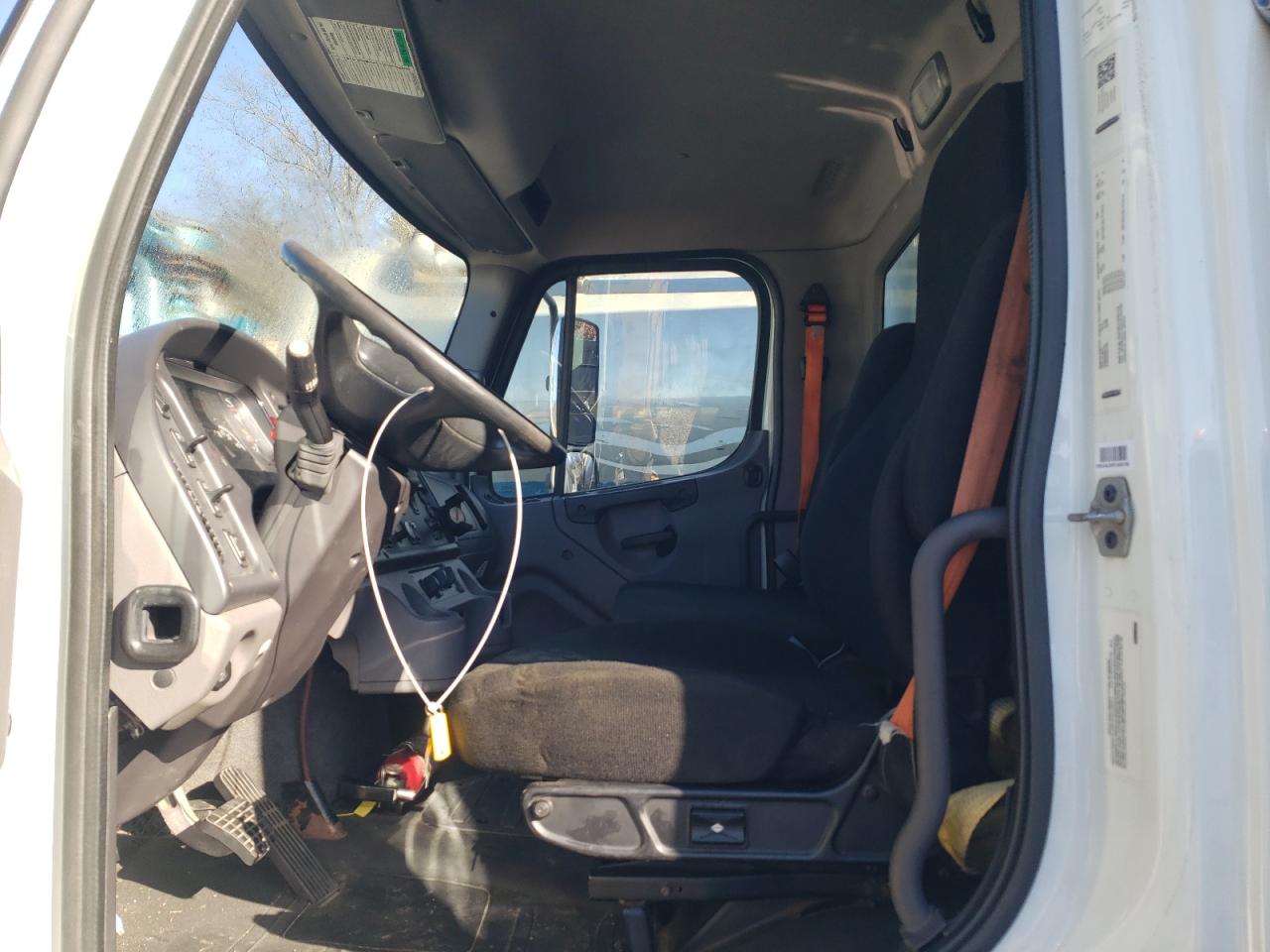 Lot #3309432993 2019 FREIGHTLINER M2