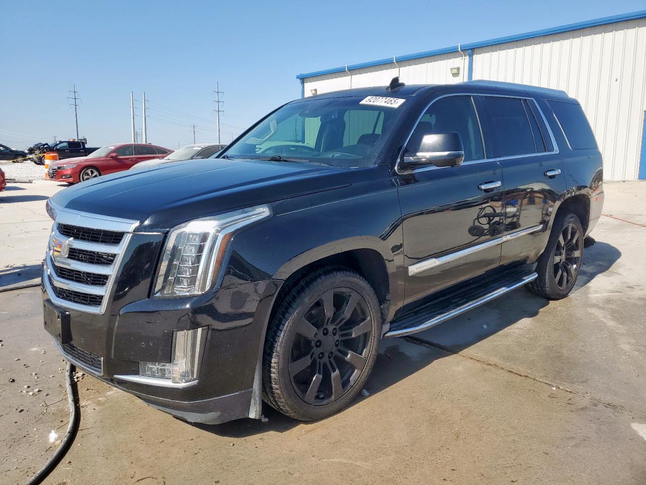 CADILLAC ESCALADE LUXURY
