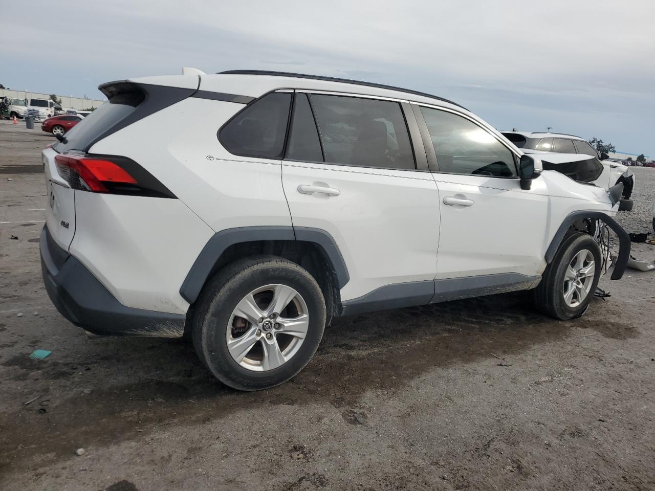 TOYOTA RAV4 XLE