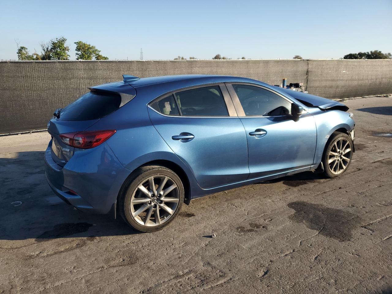MAZDA 3 GRAND TOURING