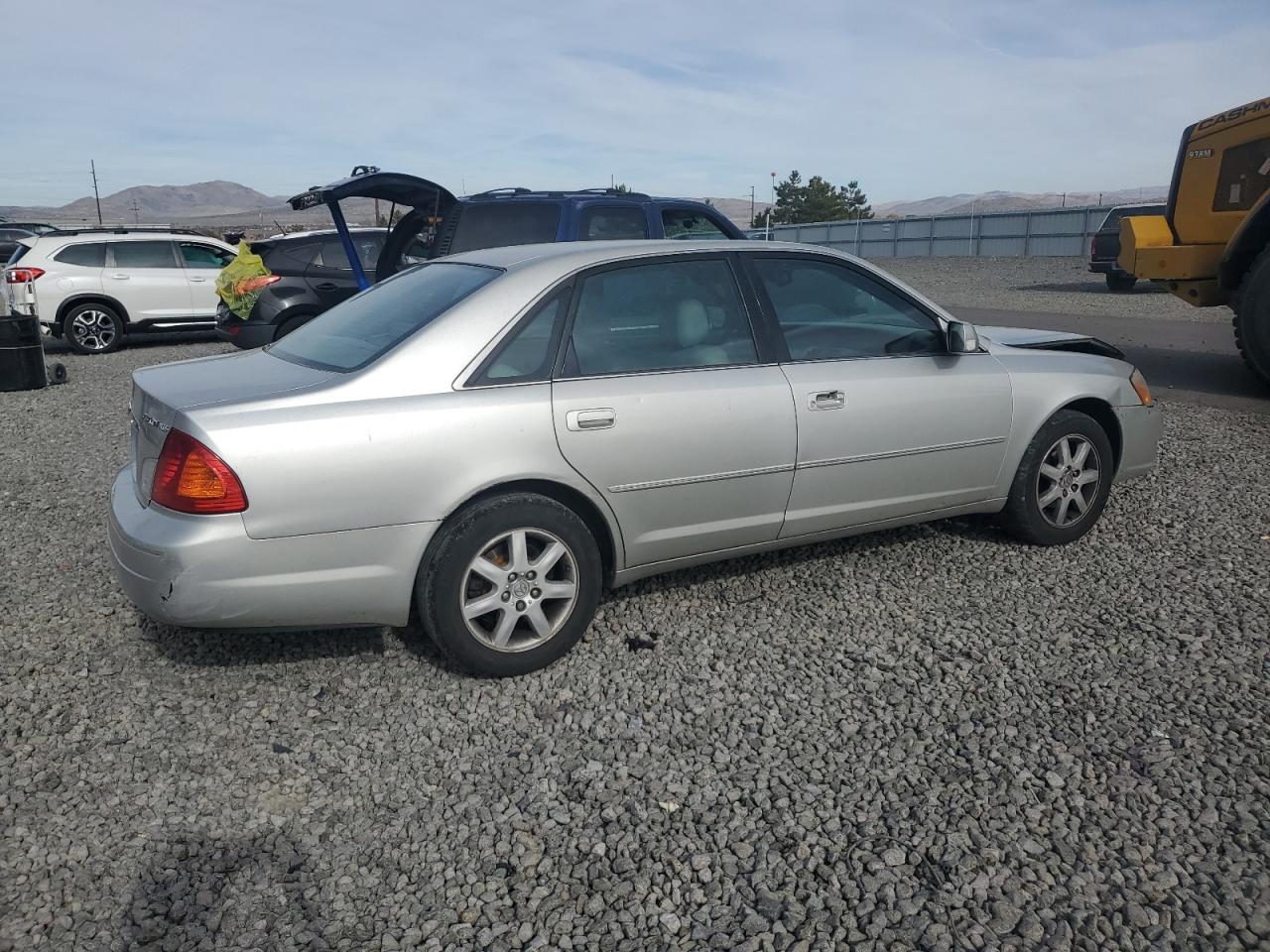 Lot #3285126402 2000 TOYOTA AVALON XL
