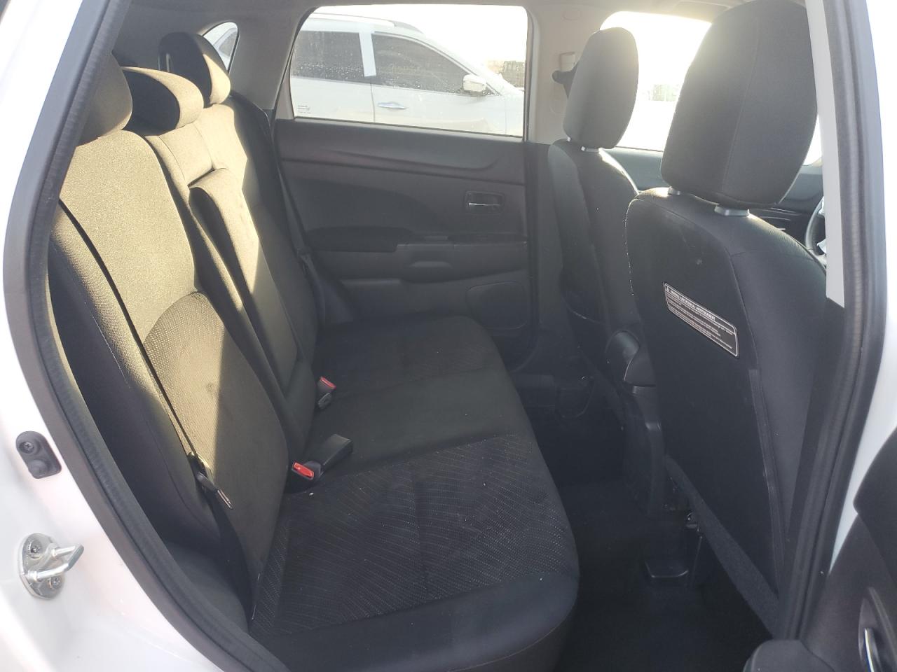 MITSUBISHI OUTLANDER SE