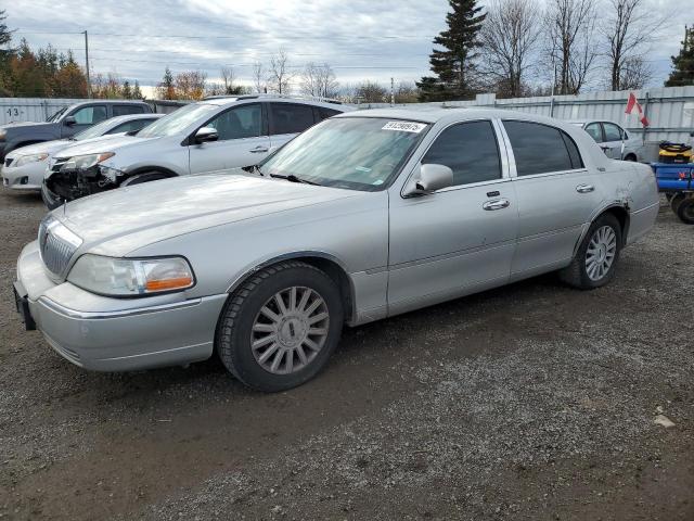 Global Auto Auctions: 2005 LINCOLN TOWN CAR S